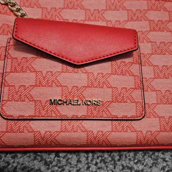🔔NWT: 2 for 1 - Michael Kors Set (Wristlet and Cardholder)
